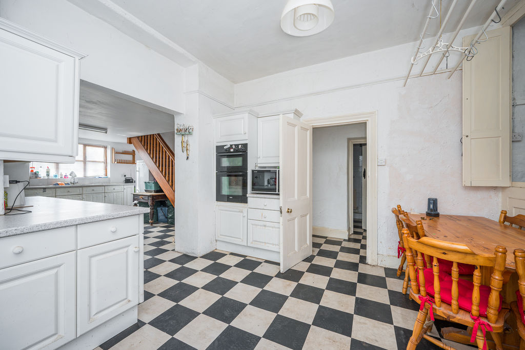 Kitchen- click for photo gallery